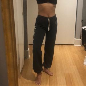 OBEY women’s sweats in grey